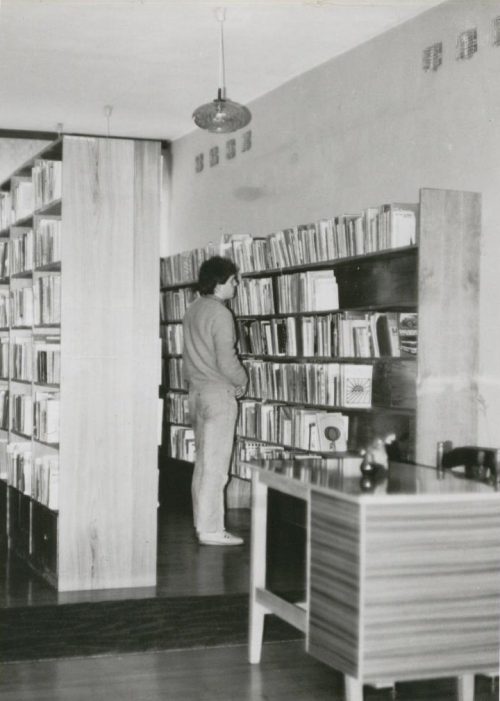 Przeniesienie biblioteki do nowego budynku 1985 rok